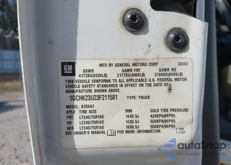 2003 Chevrolet Silverado 2500Hd из США, поврежденный, VIN 1GCHK23U23F211581